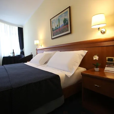 Ξενοδοχείο Continental 4*