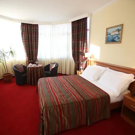 Ξενοδοχείο Continental 4*
