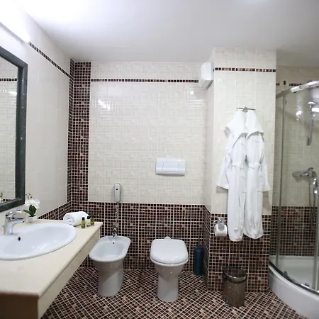 كونتيننتال 4*