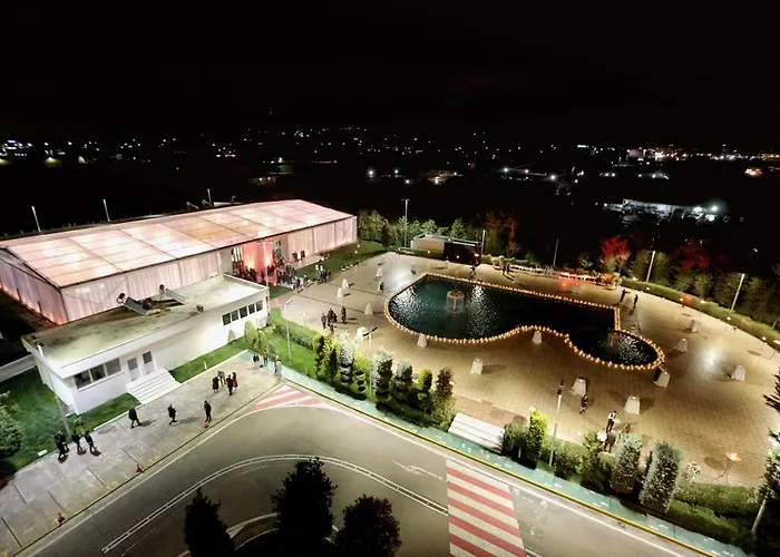 Continental מלון 4*