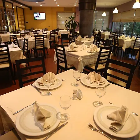 Otel Continental Vorë